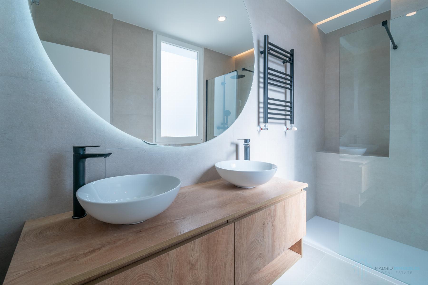For sale of flat in Madrid