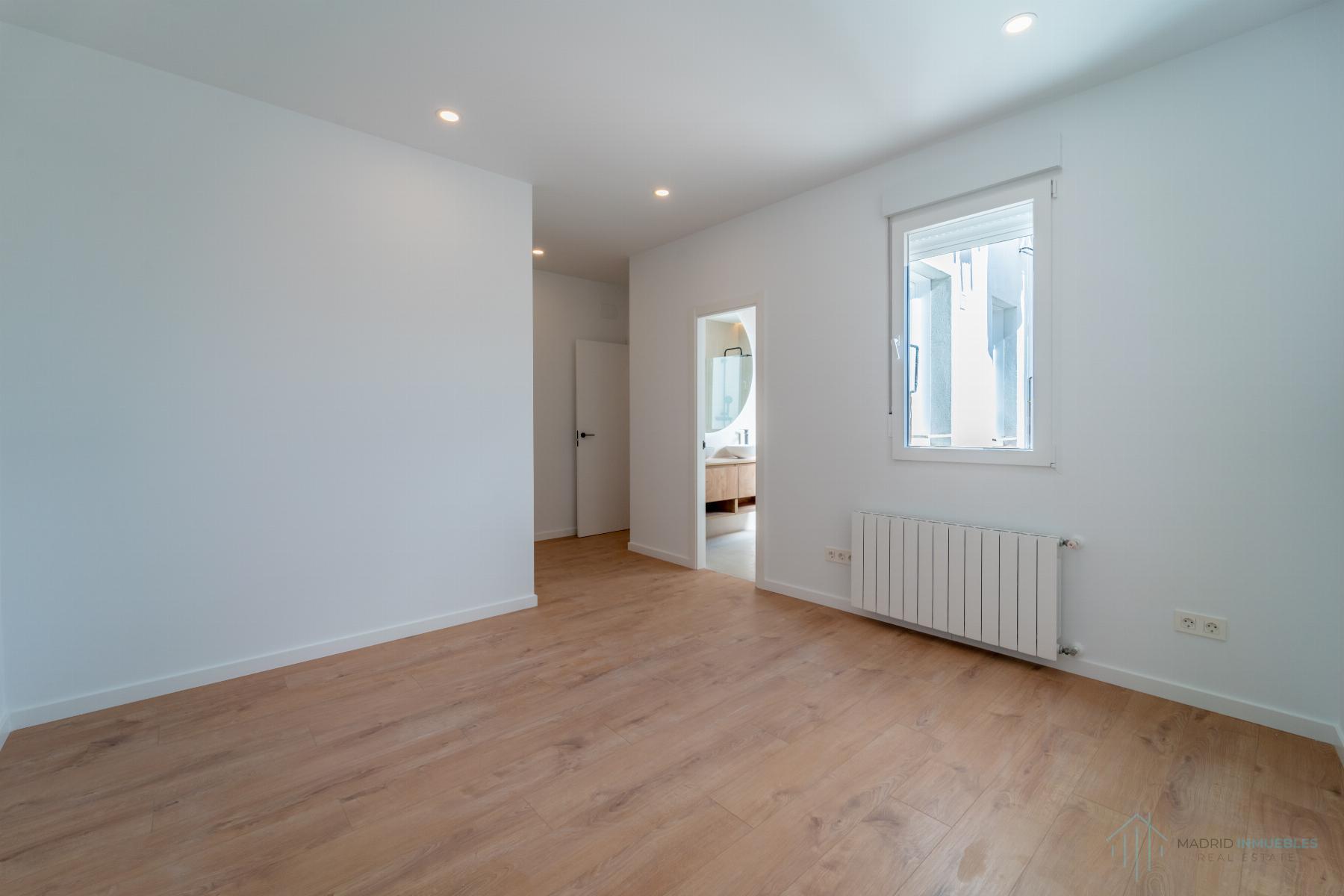 For sale of flat in Madrid