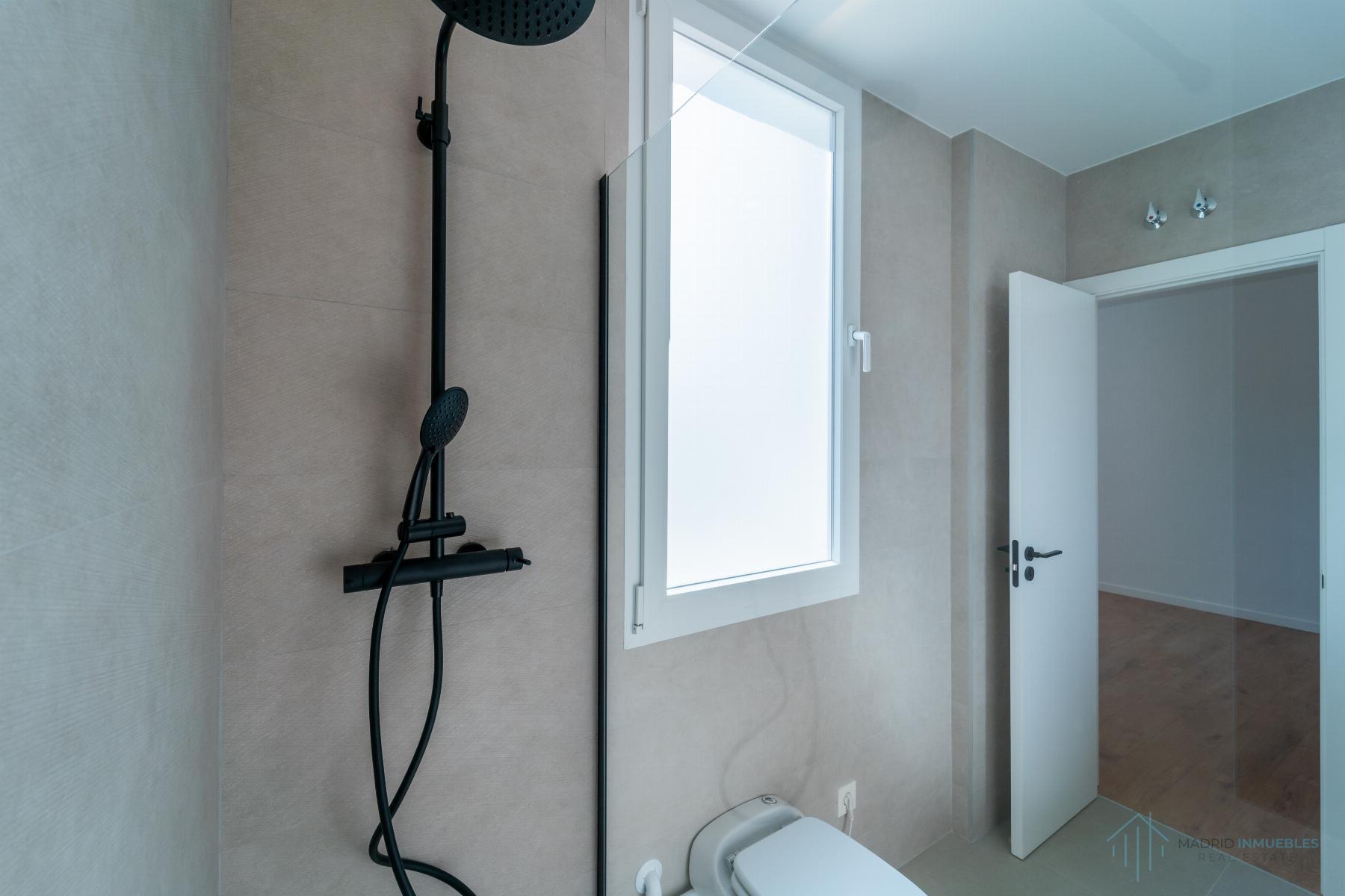 For sale of flat in Madrid