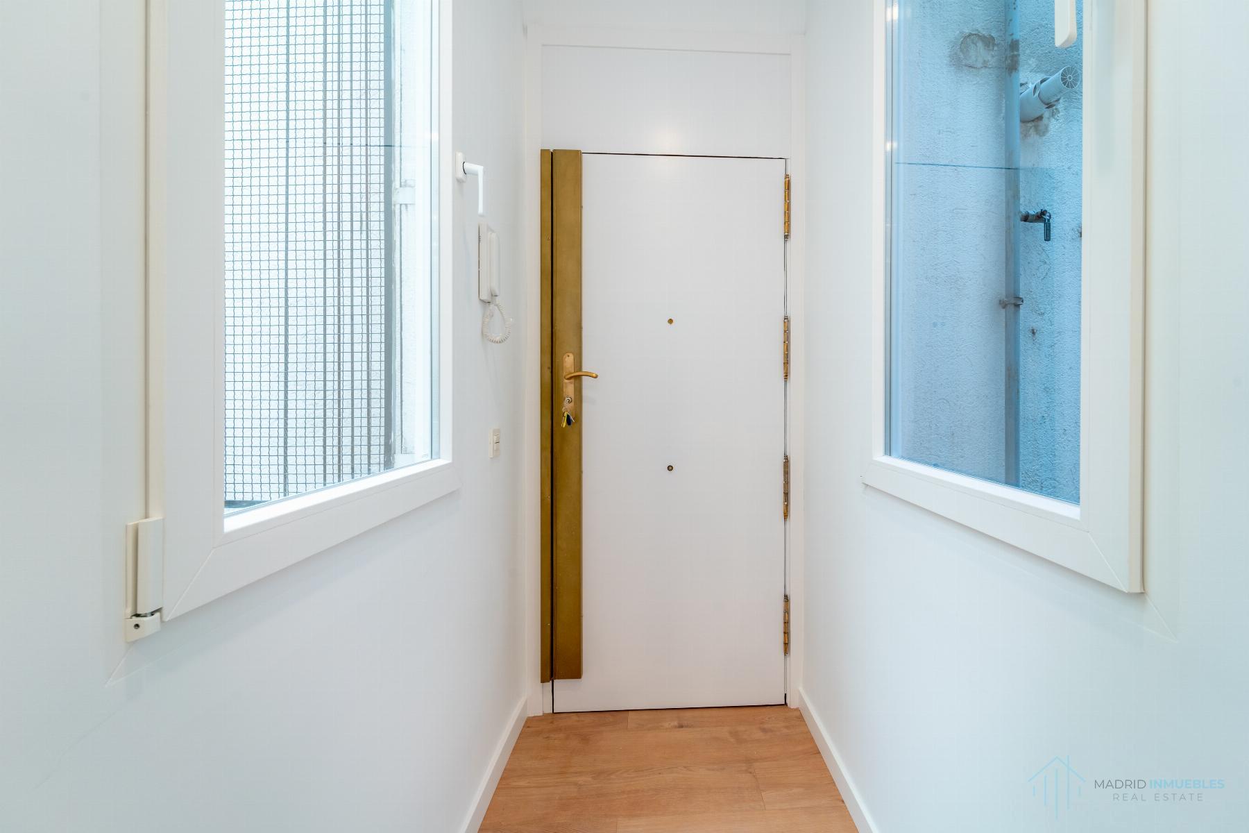 For sale of flat in Madrid
