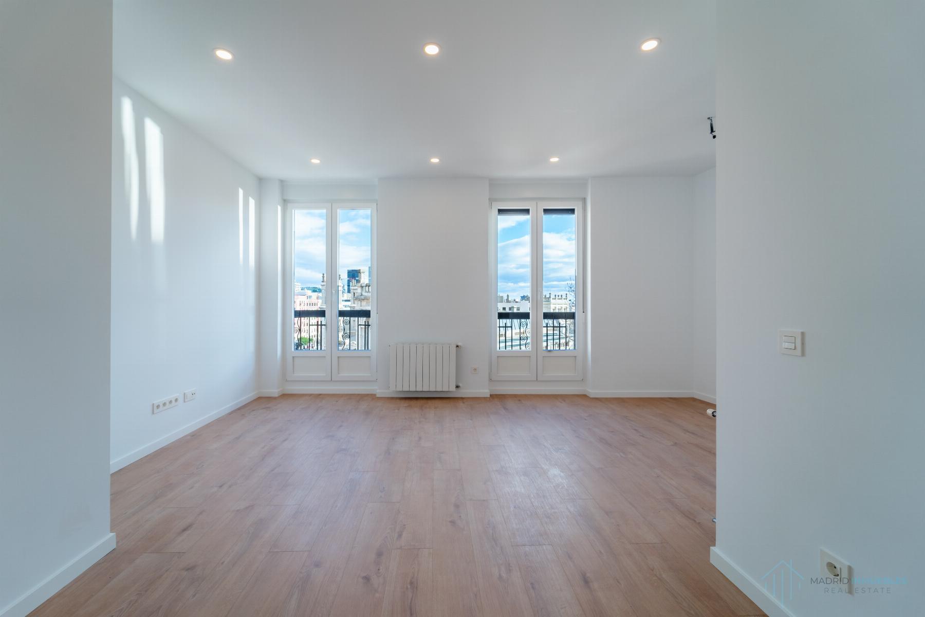 For sale of flat in Madrid