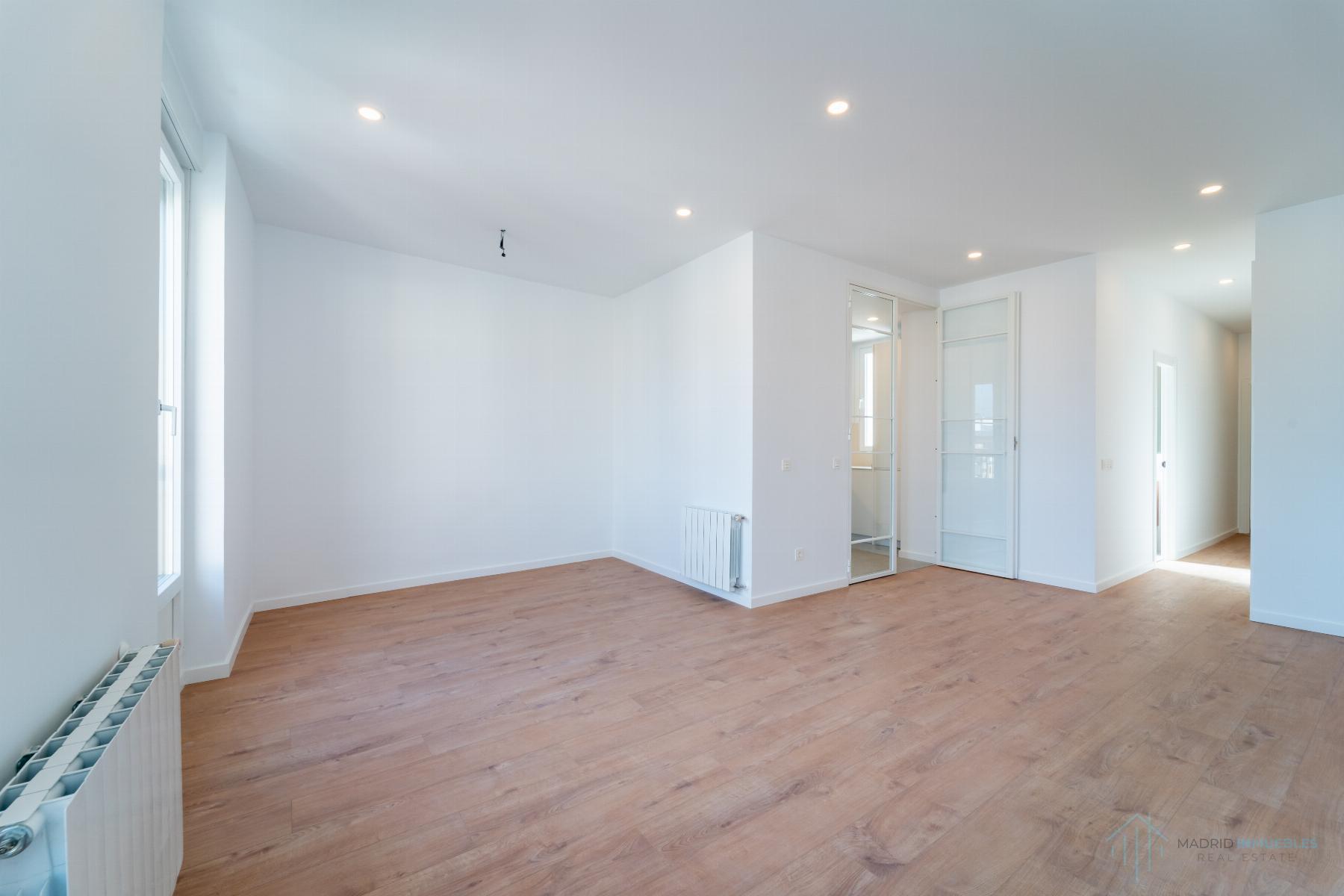 For sale of flat in Madrid