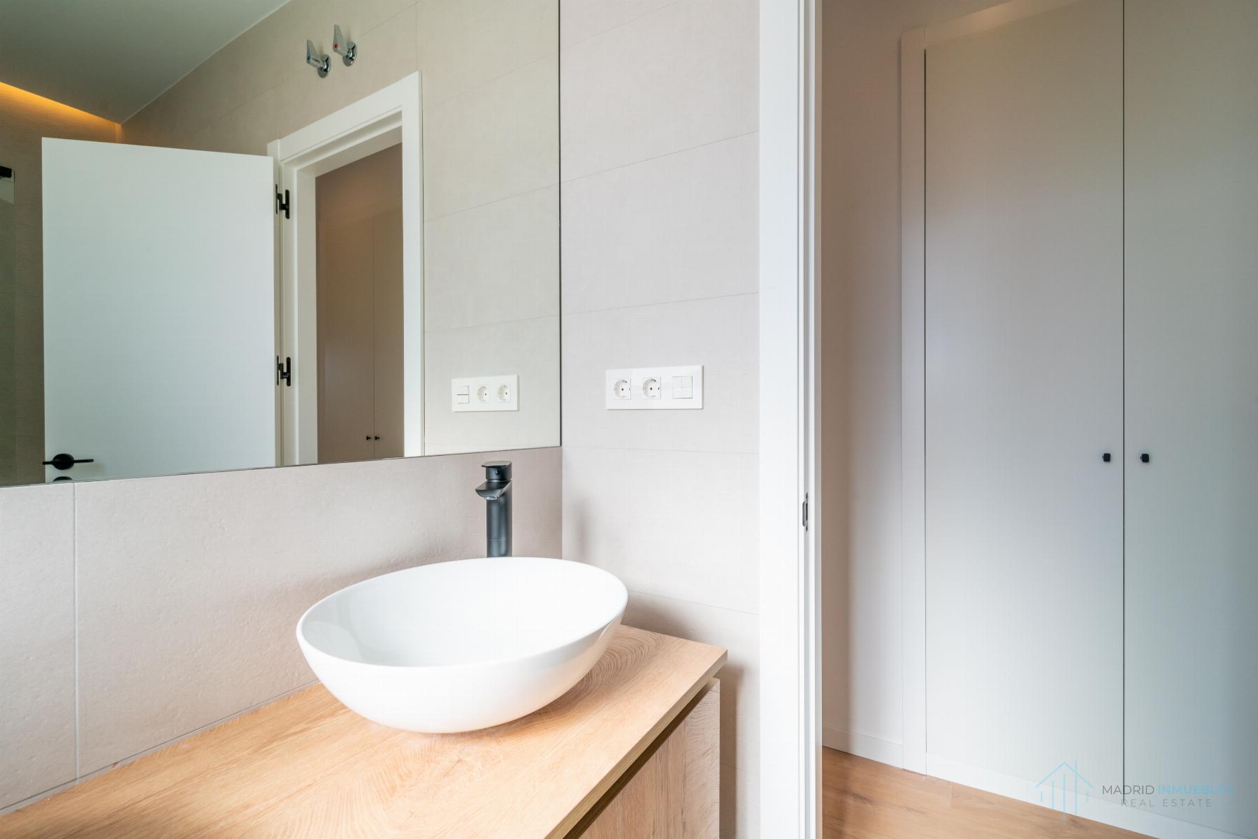 For sale of flat in Madrid