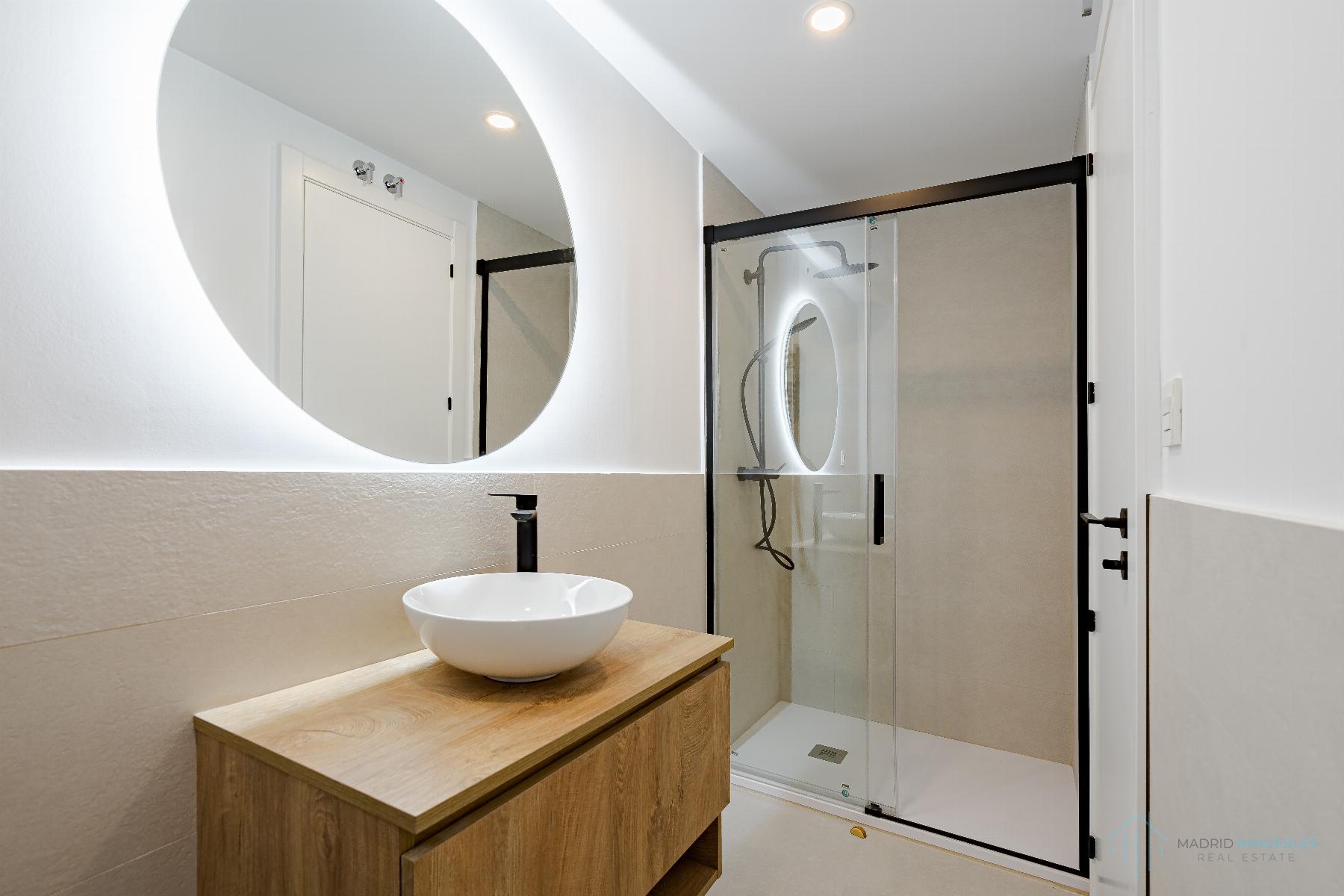 For sale of flat in Madrid