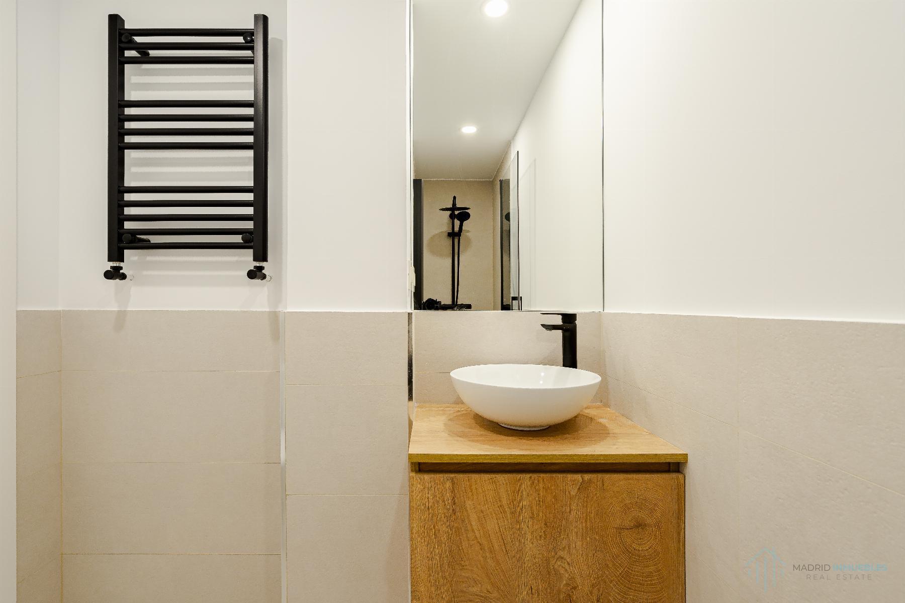 For sale of flat in Madrid