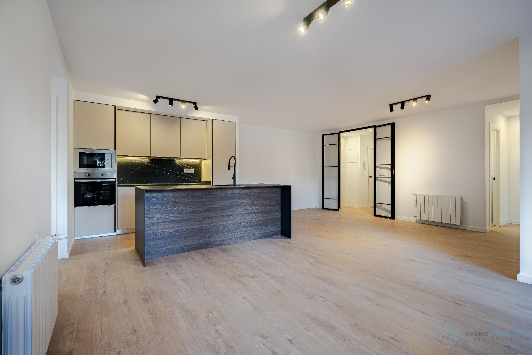 For sale of flat in Madrid