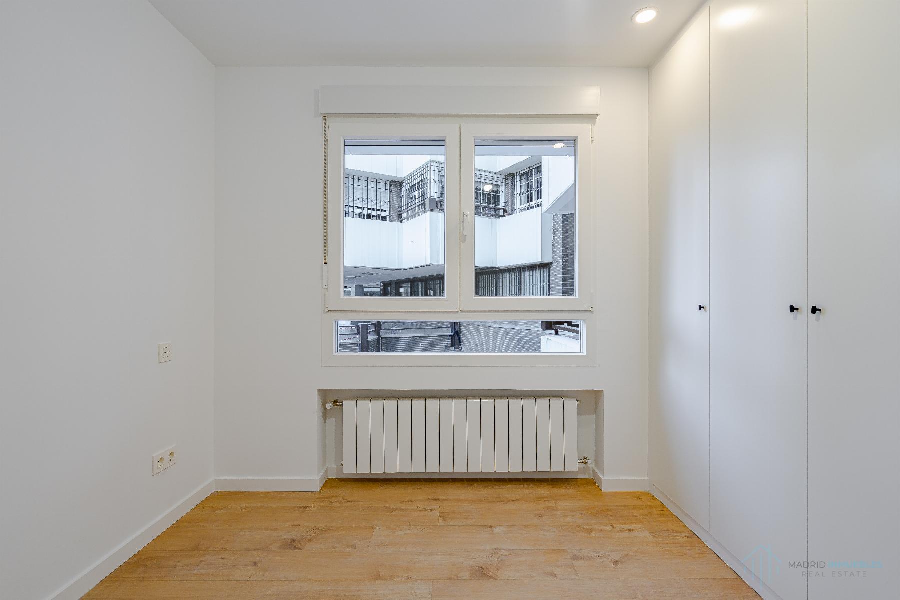 For sale of flat in Madrid