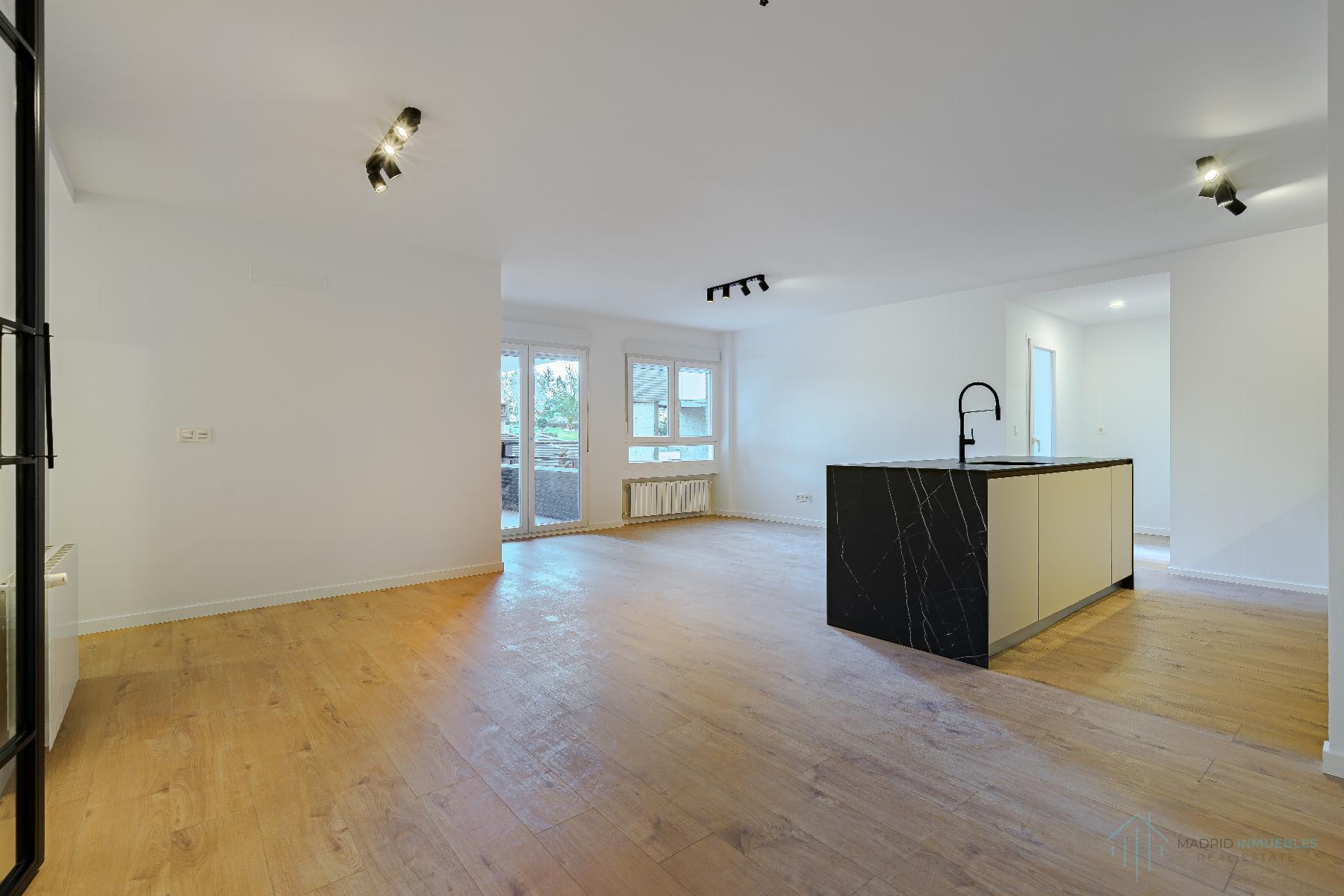 For sale of flat in Madrid