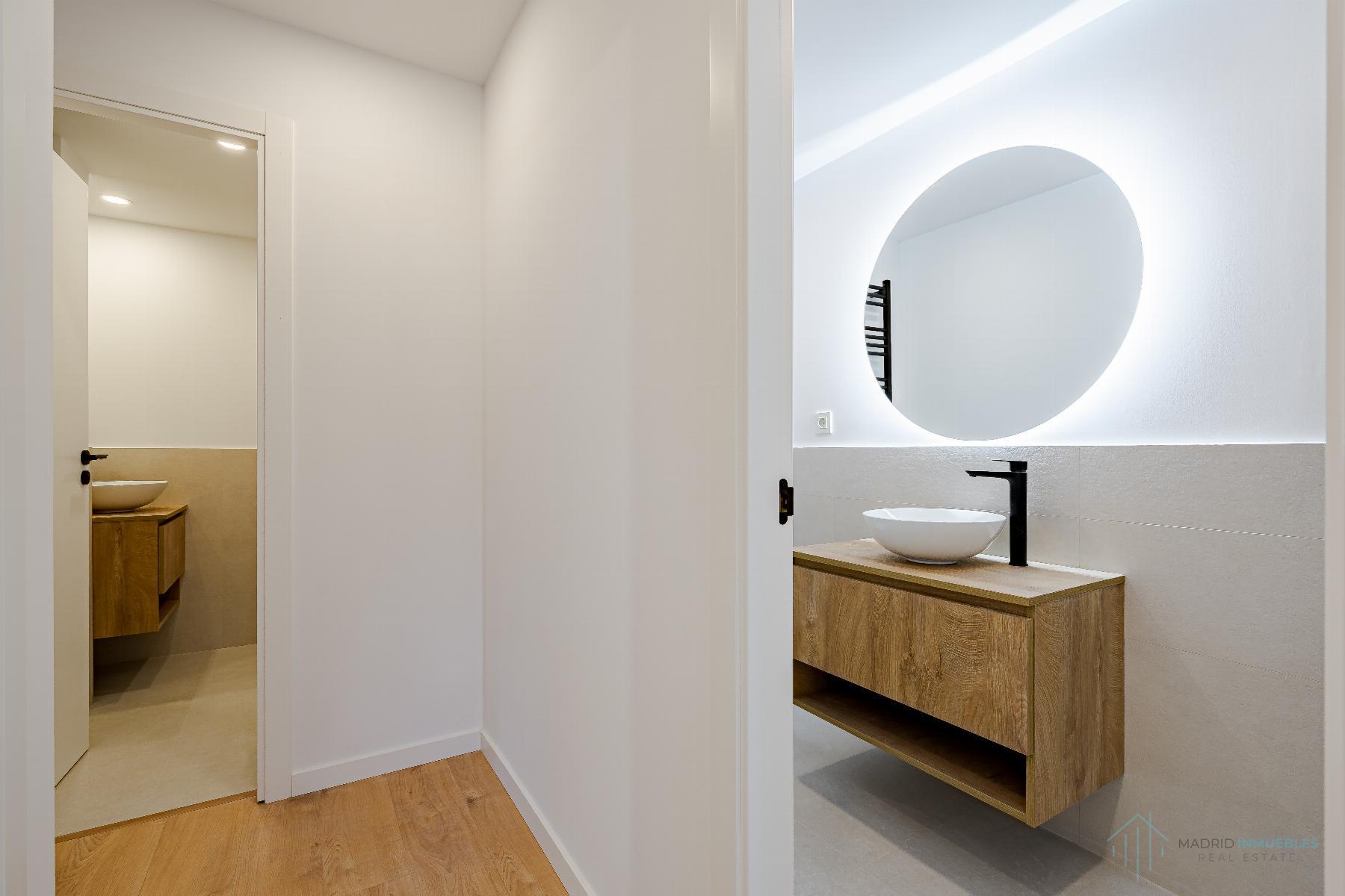 For sale of flat in Madrid