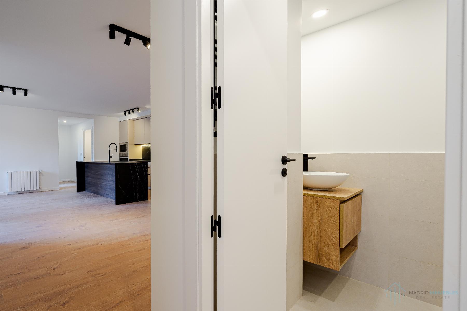 For sale of flat in Madrid