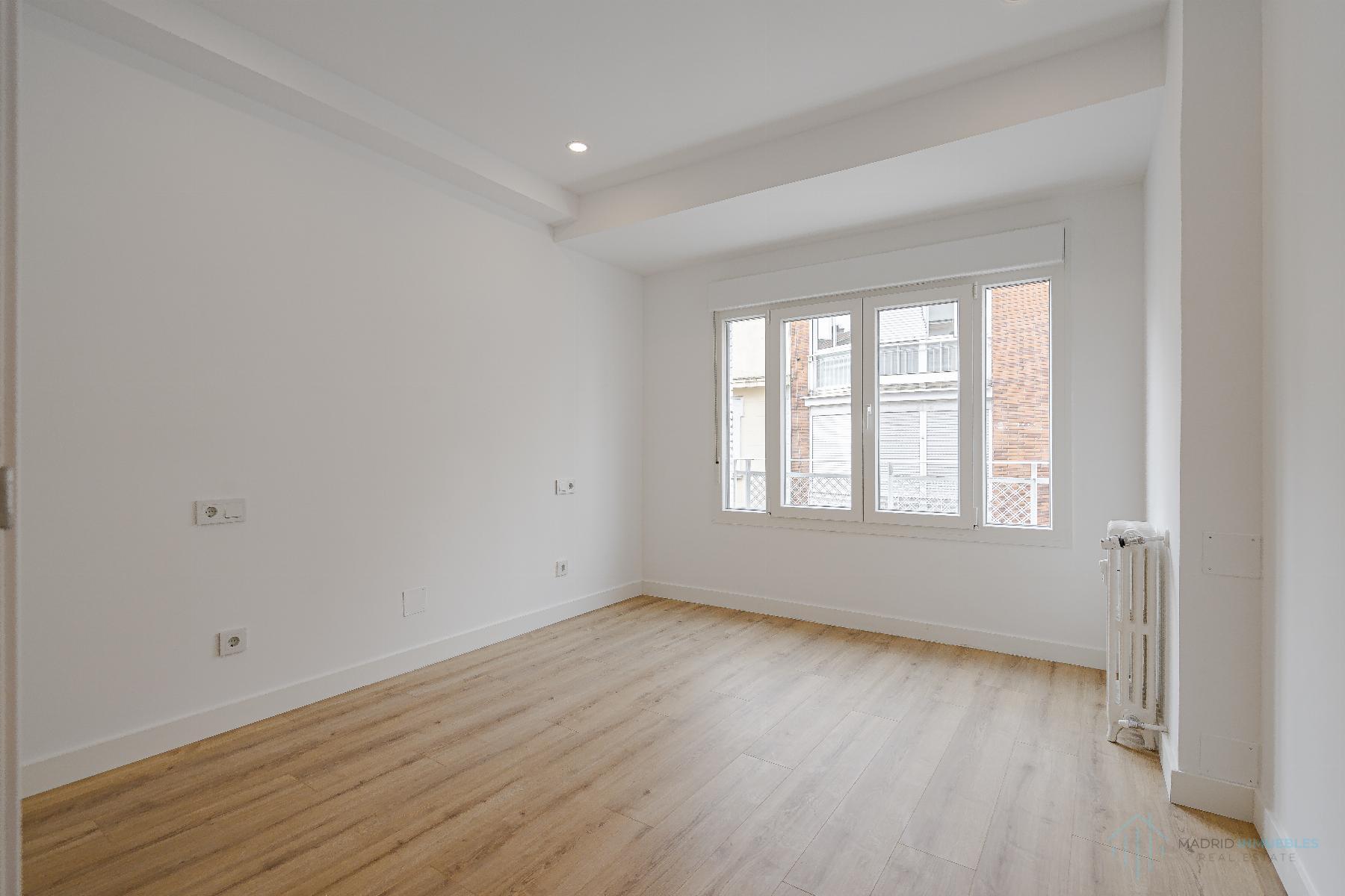 For sale of flat in Madrid