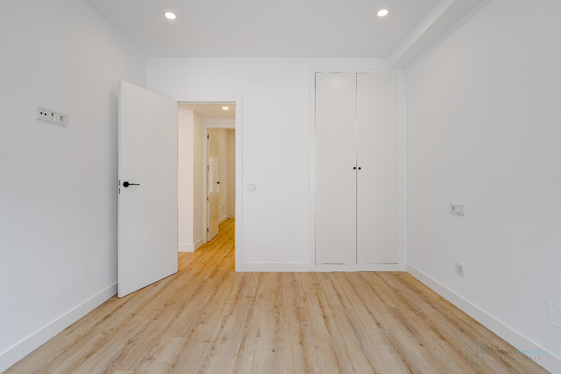 For sale of flat in Madrid