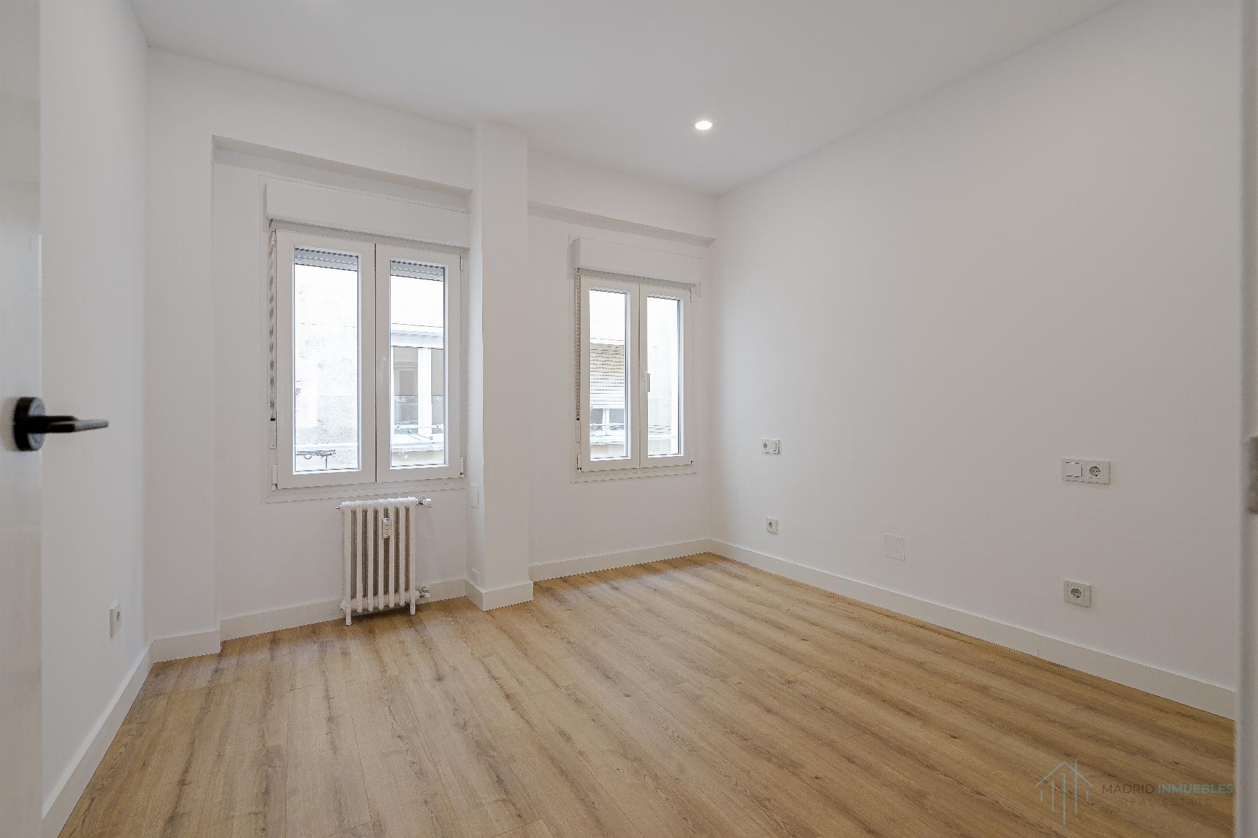 For sale of flat in Madrid