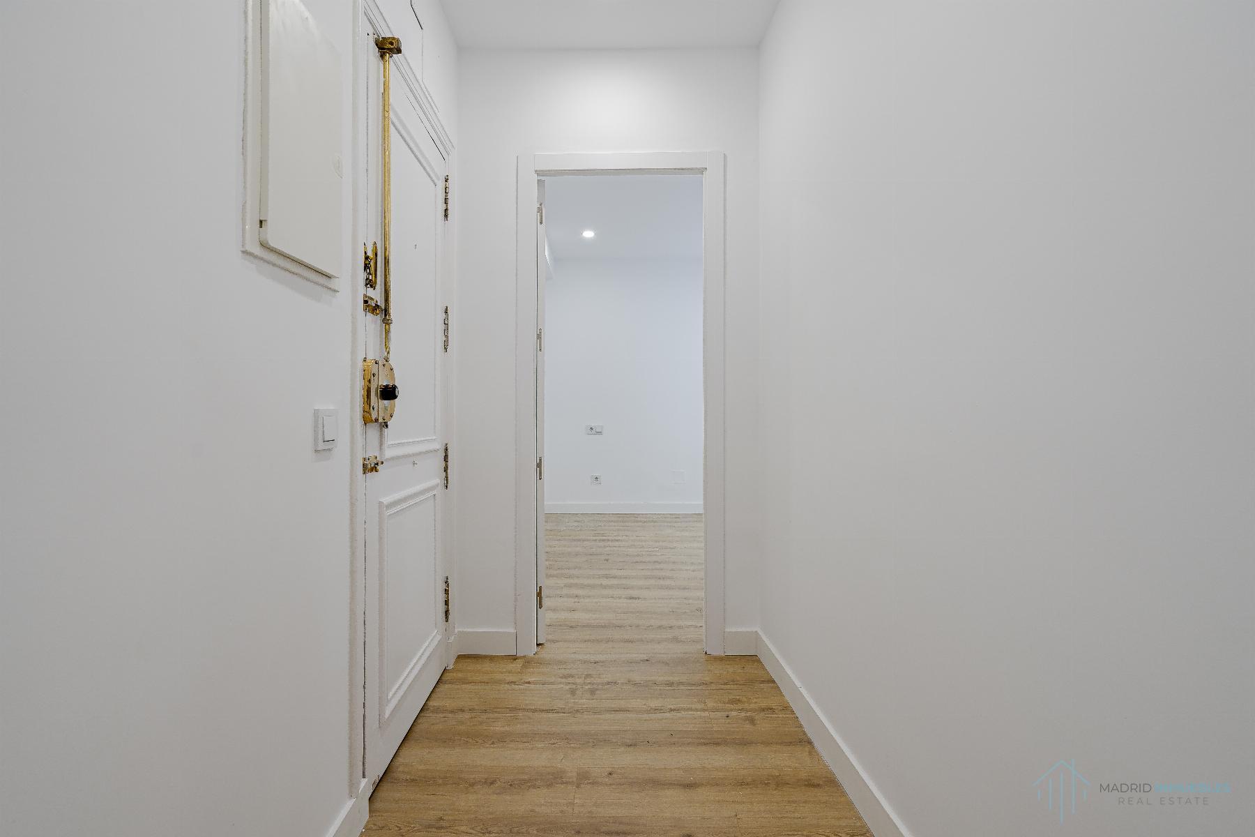 For sale of flat in Madrid
