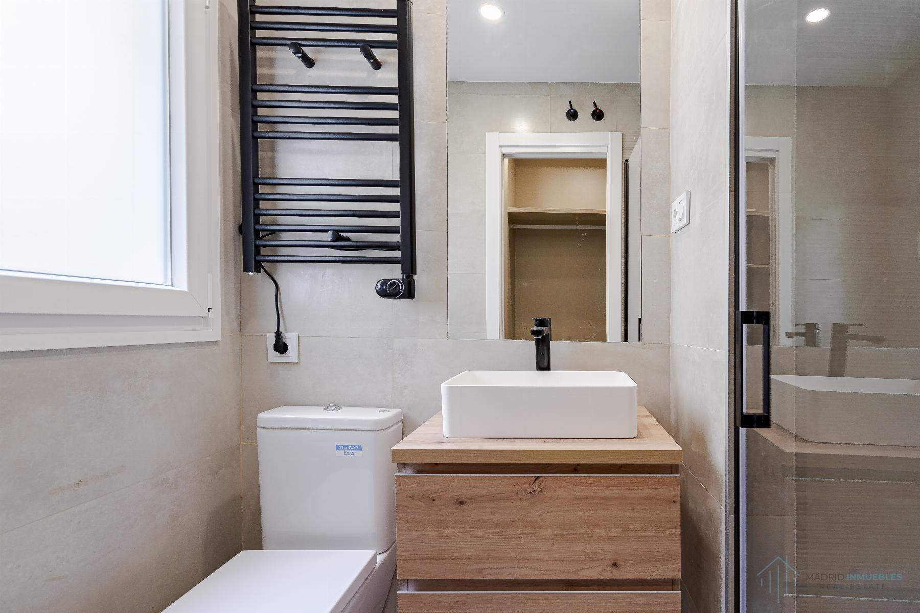 For sale of flat in Madrid