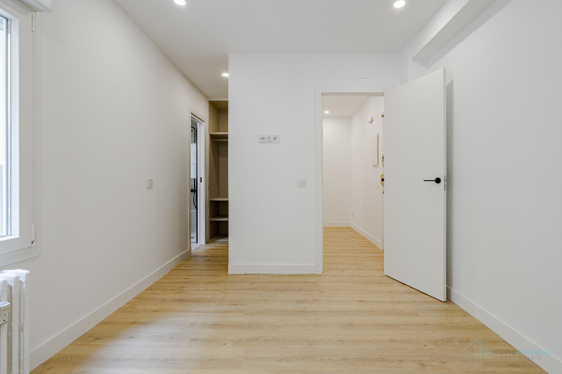 For sale of flat in Madrid