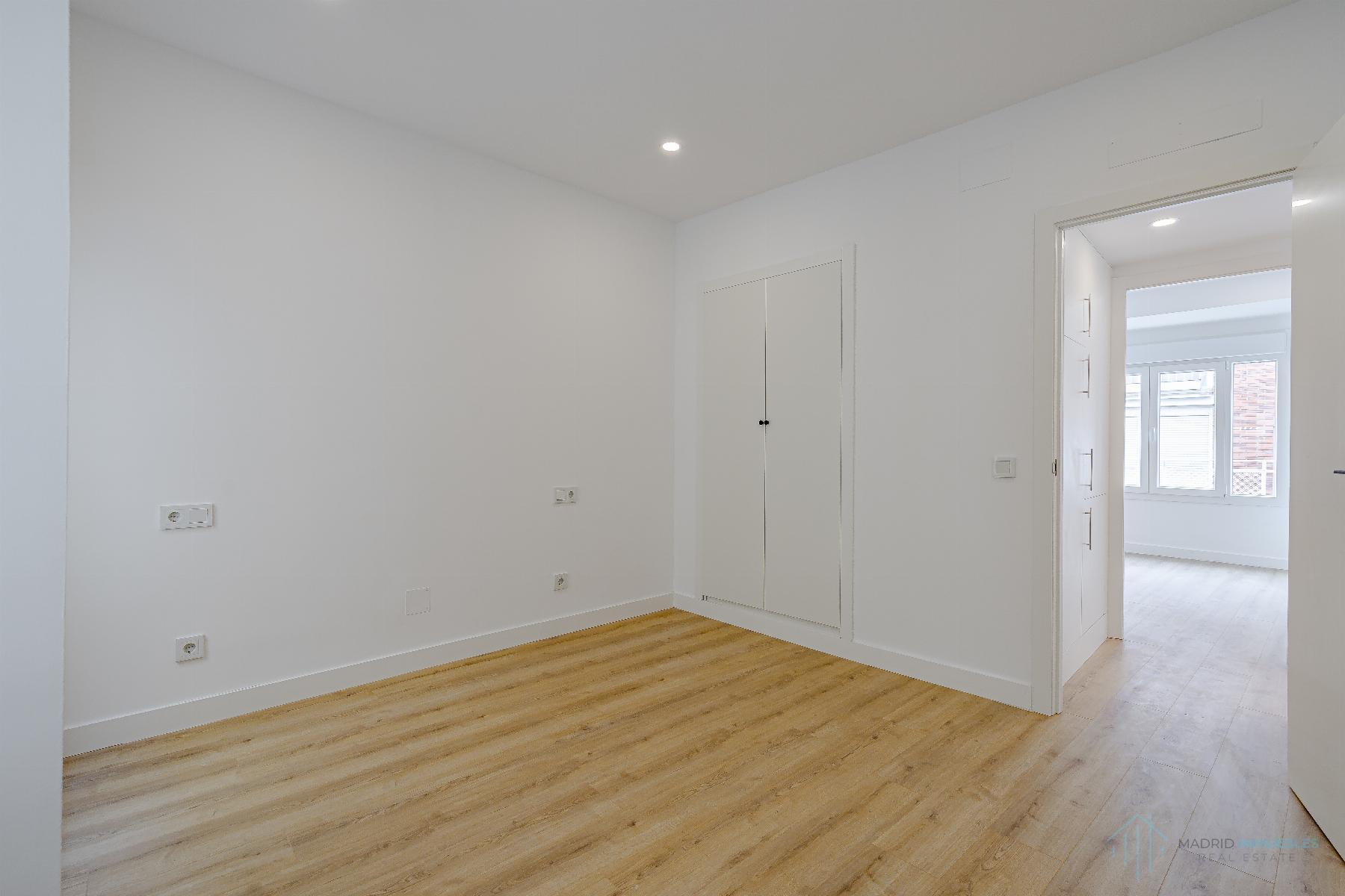 For sale of flat in Madrid
