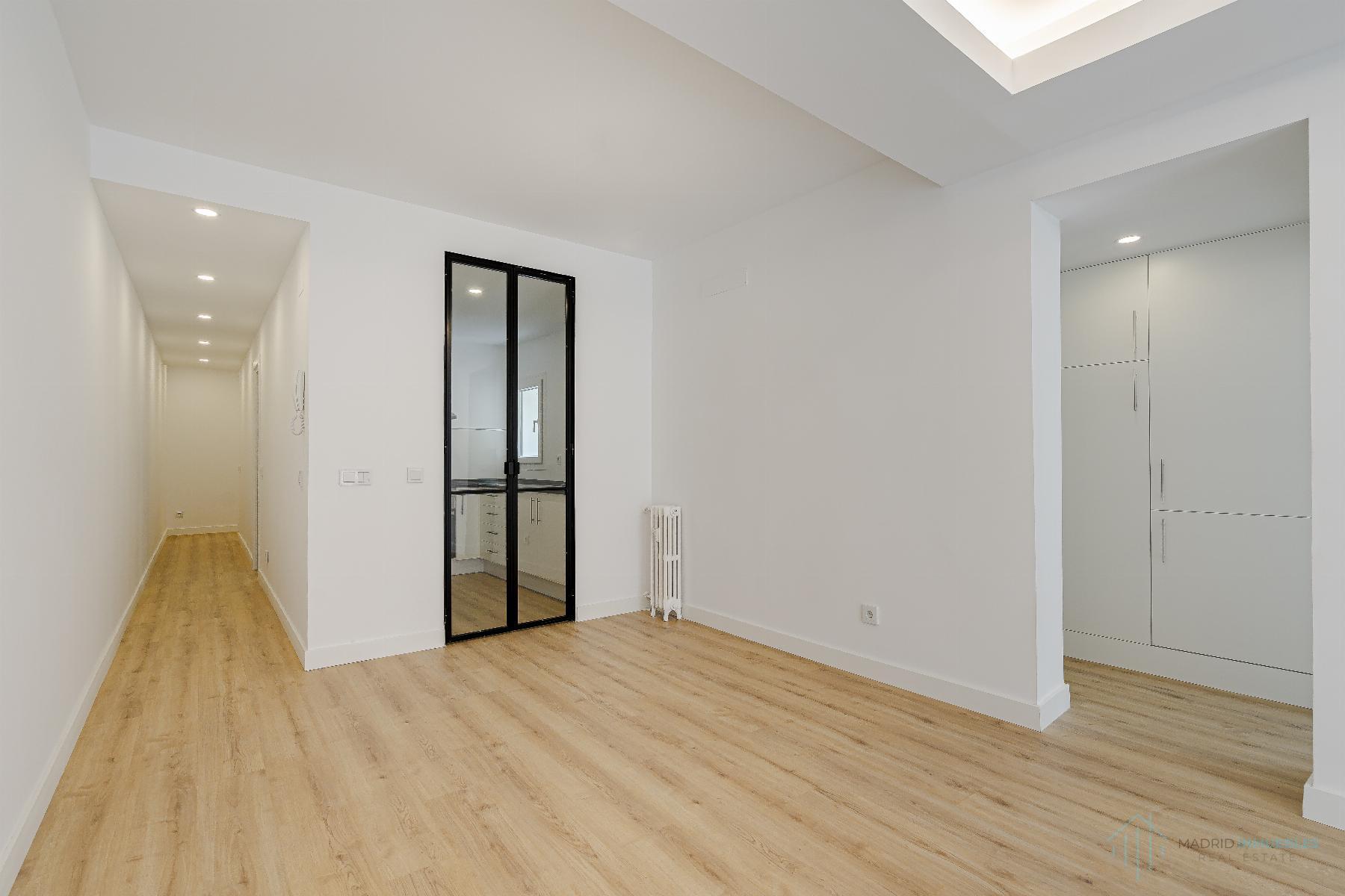 For sale of flat in Madrid