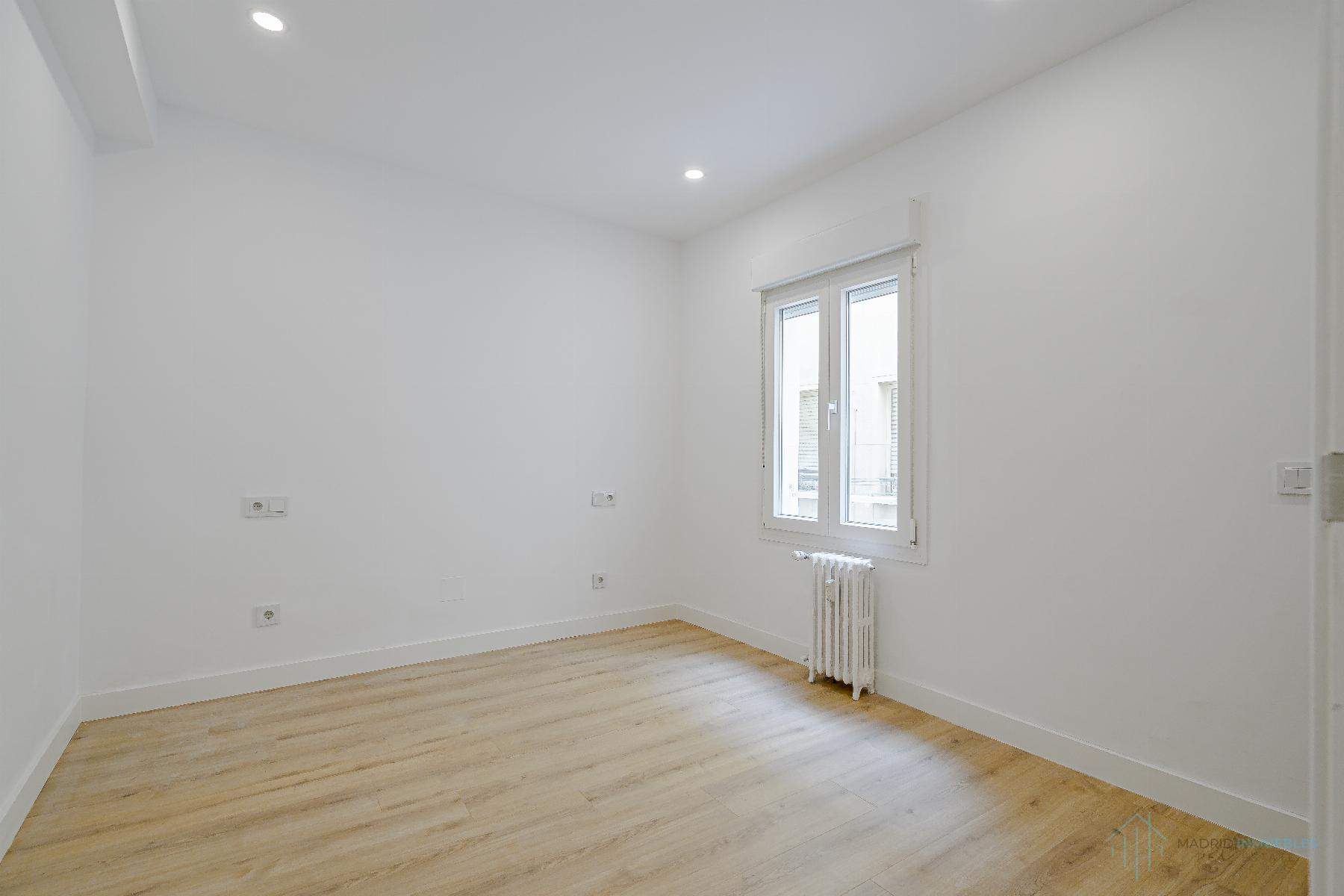 For sale of flat in Madrid