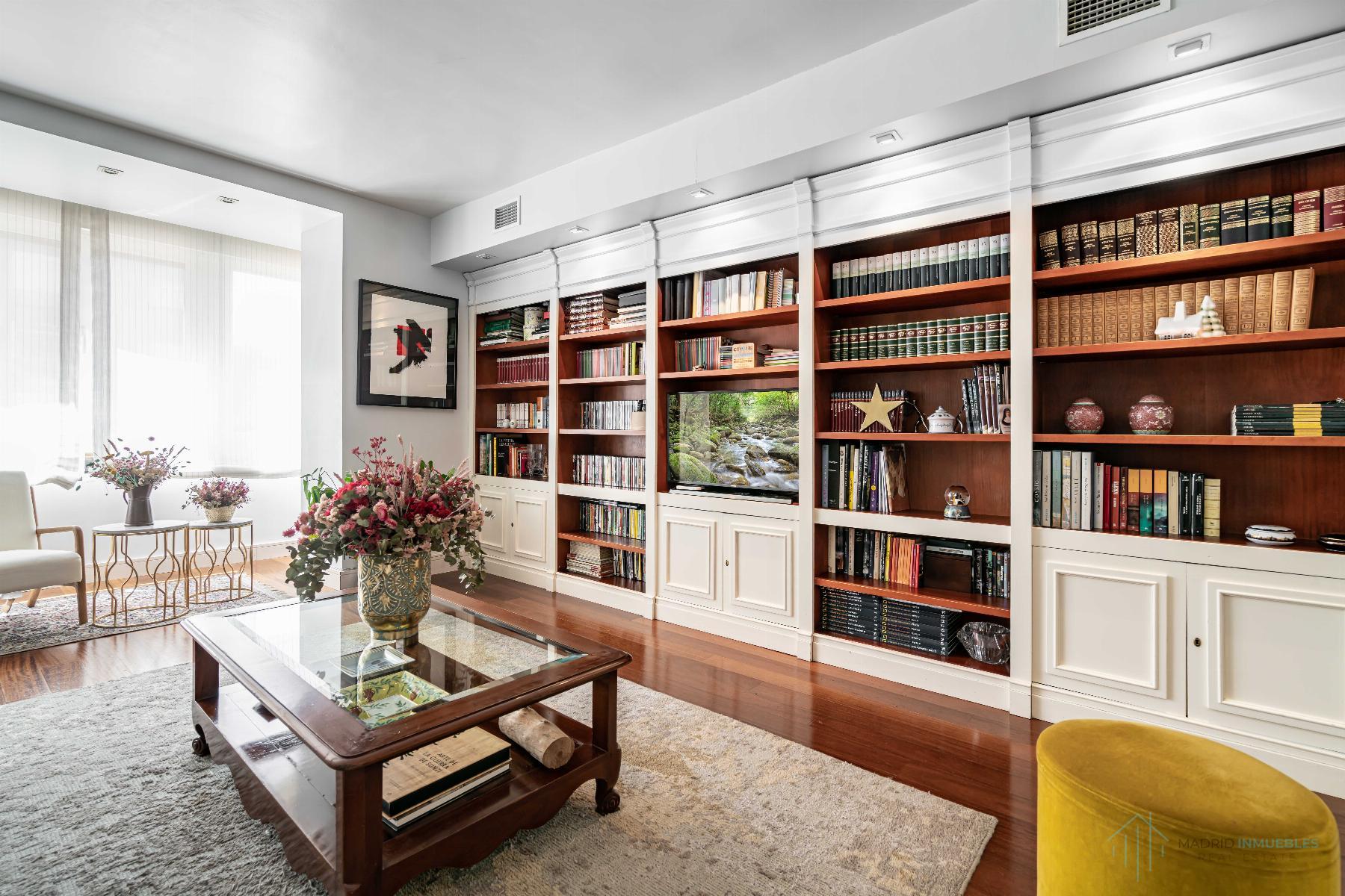 For sale of flat in Madrid