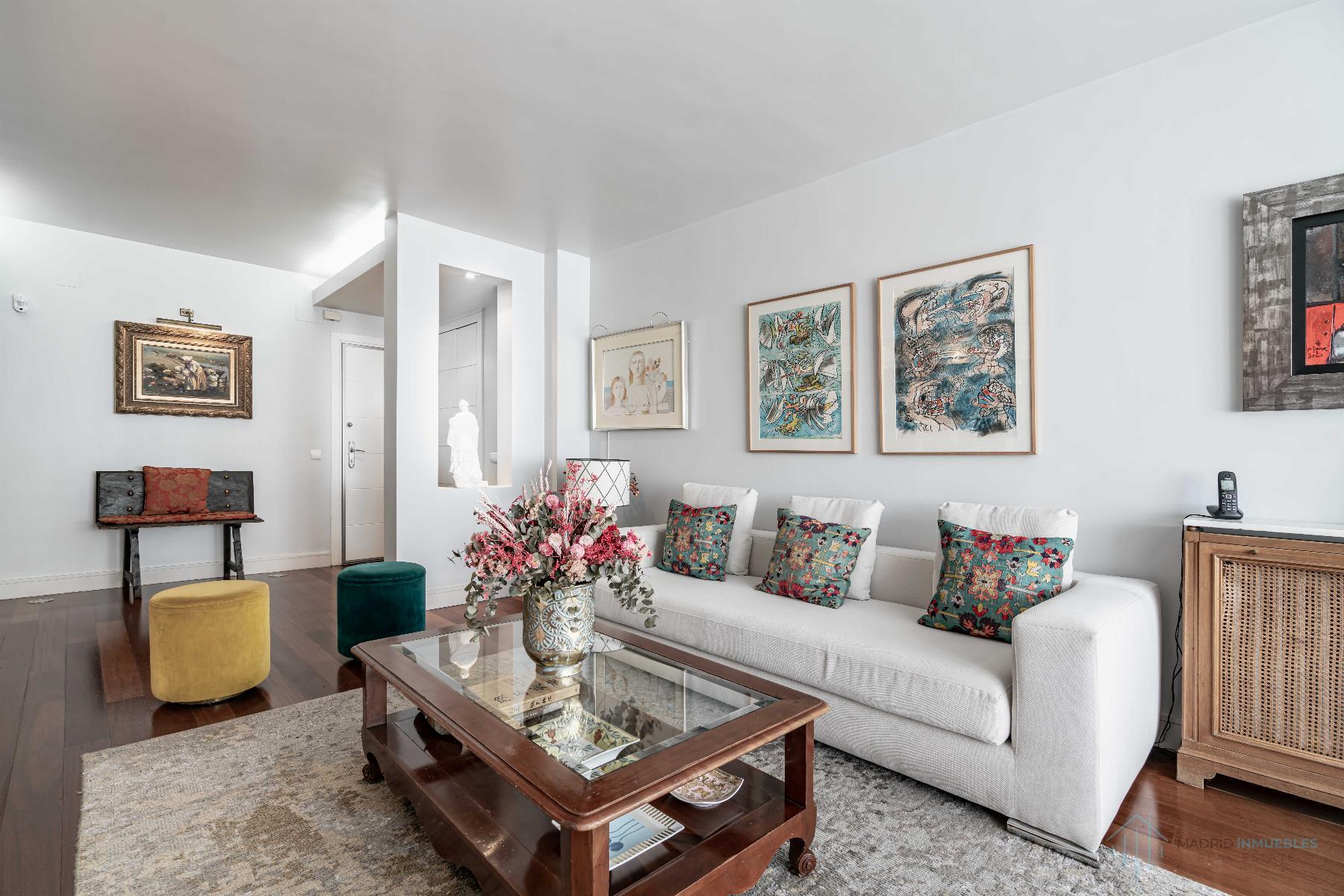 For sale of flat in Madrid