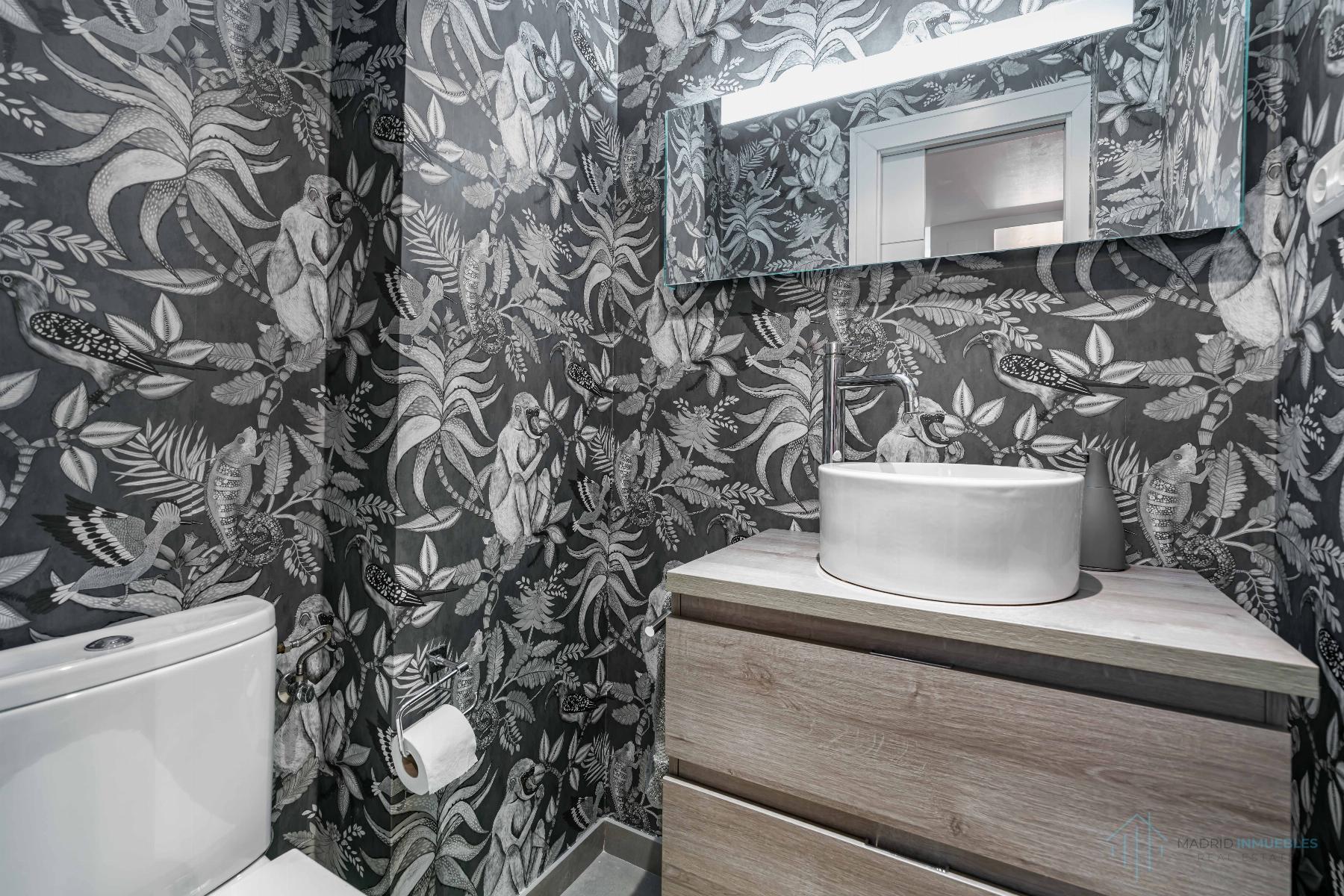 For sale of flat in Madrid