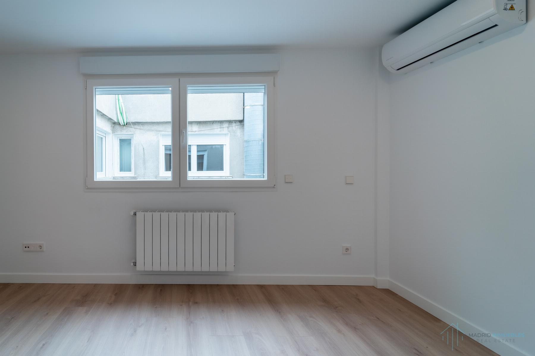 For sale of duplex in Madrid