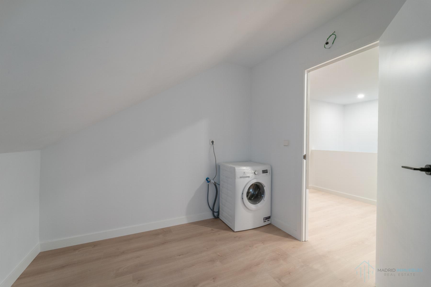 For sale of duplex in Madrid