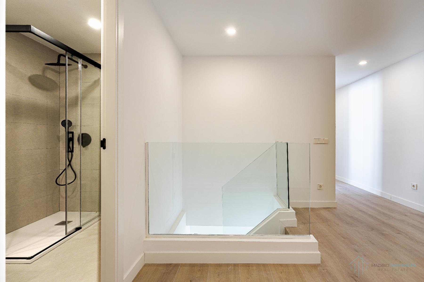 For sale of duplex in Madrid