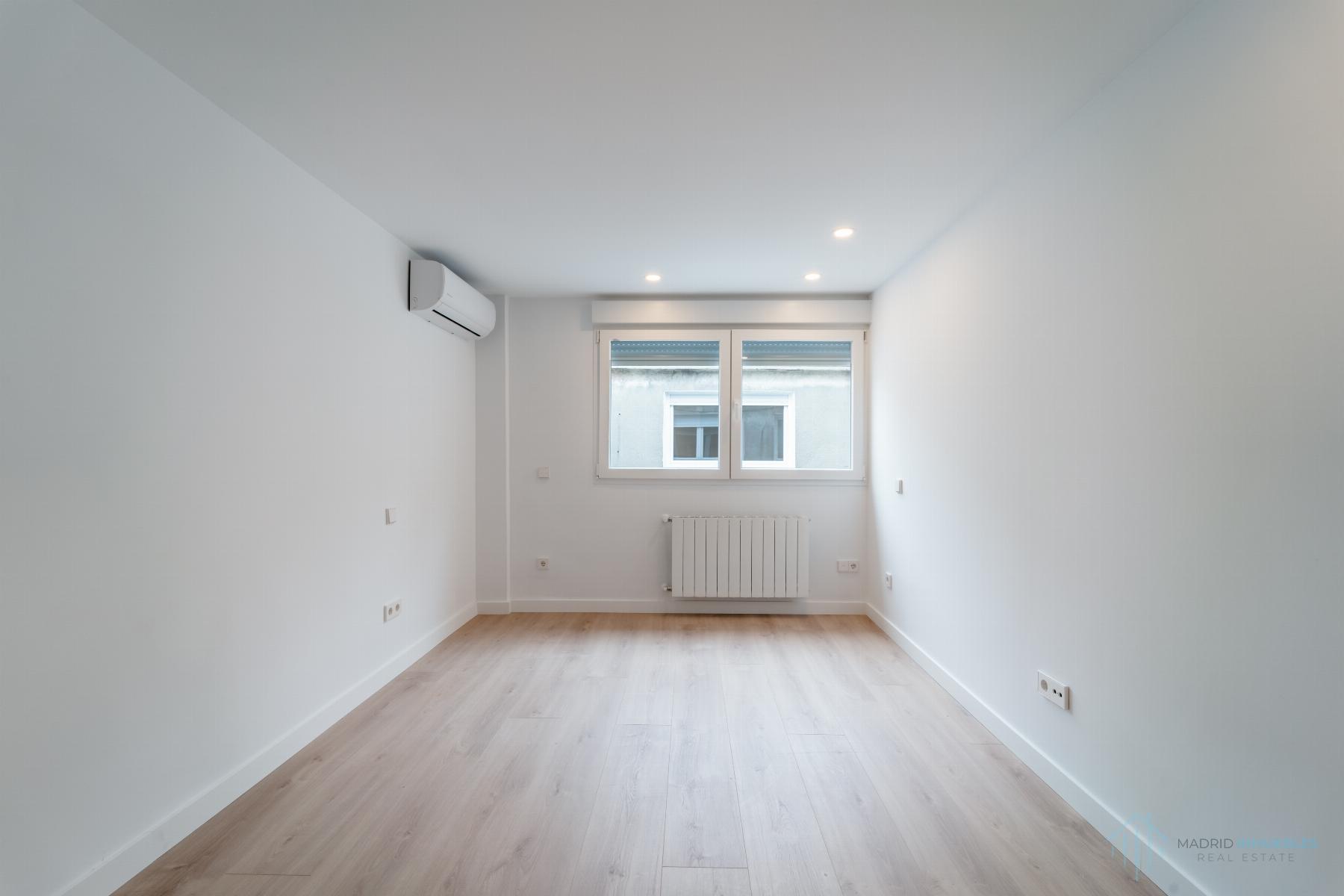 For sale of duplex in Madrid