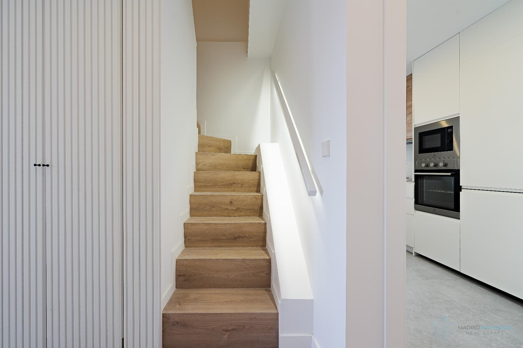 For sale of duplex in Madrid