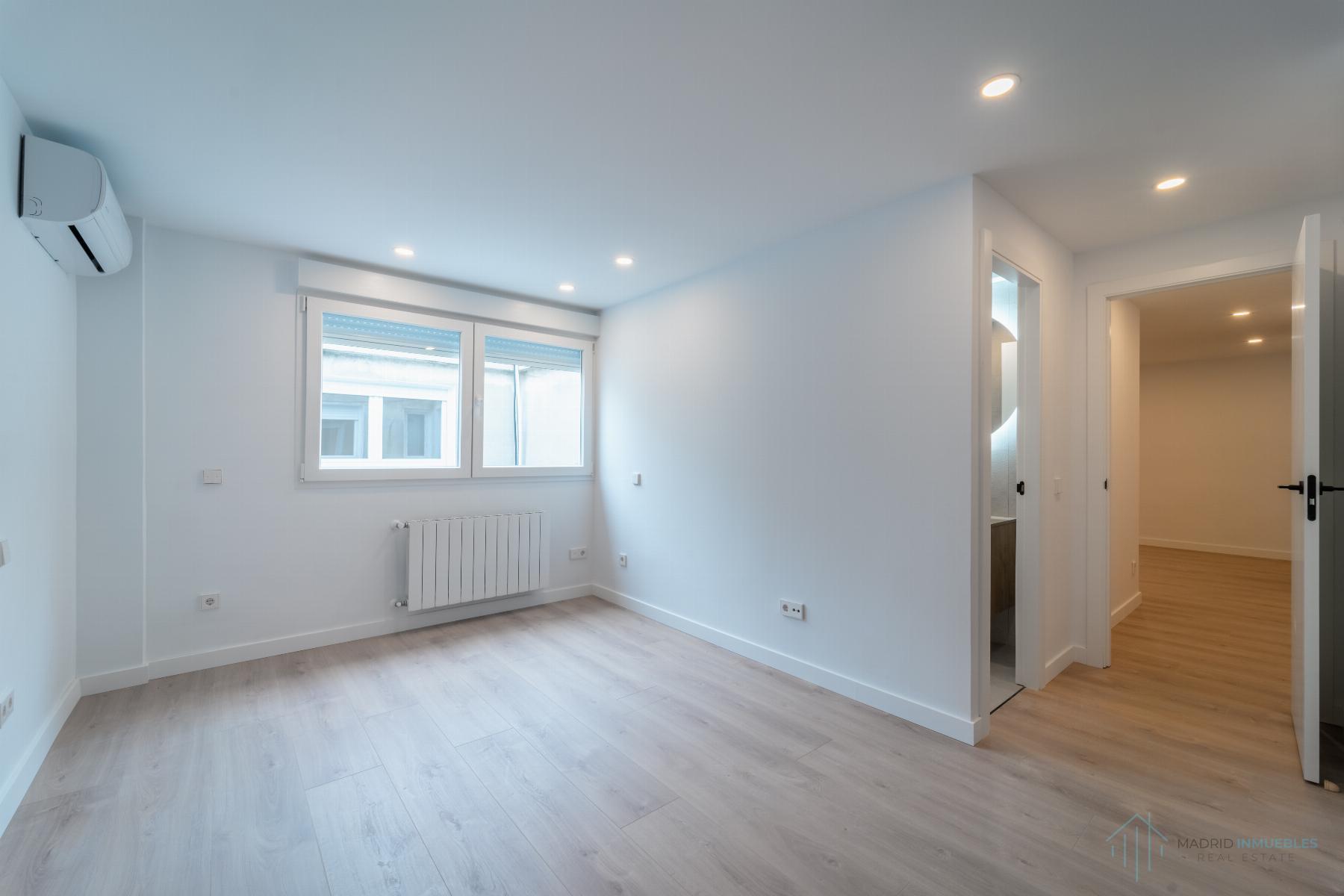 For sale of duplex in Madrid
