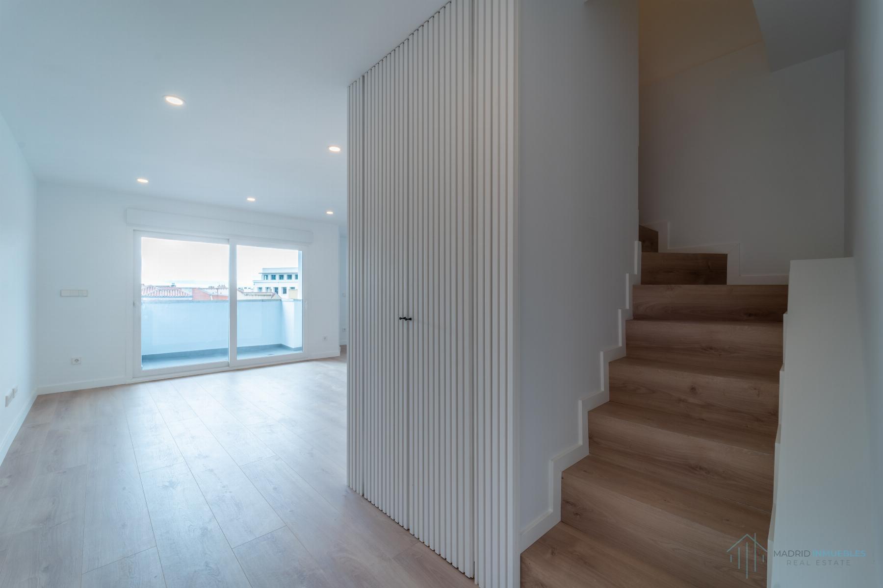 For sale of duplex in Madrid