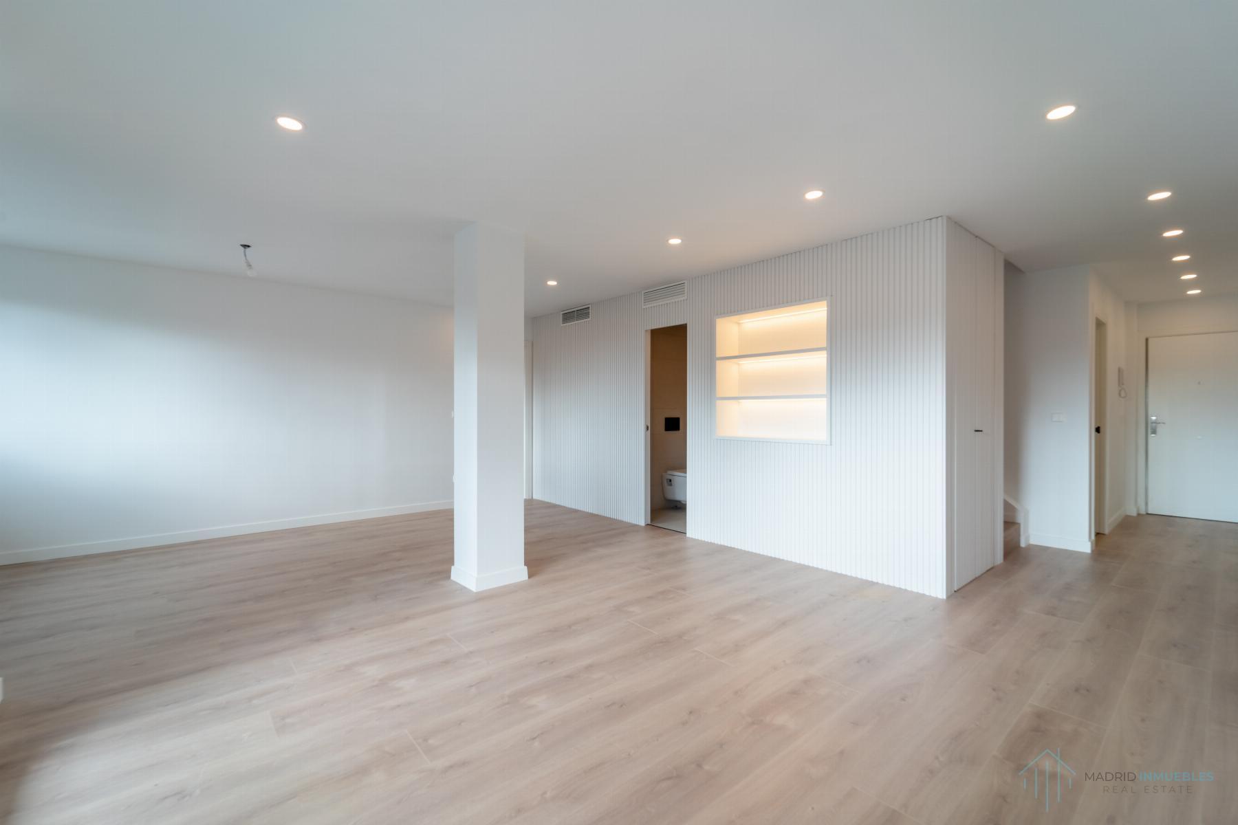 For sale of duplex in Madrid