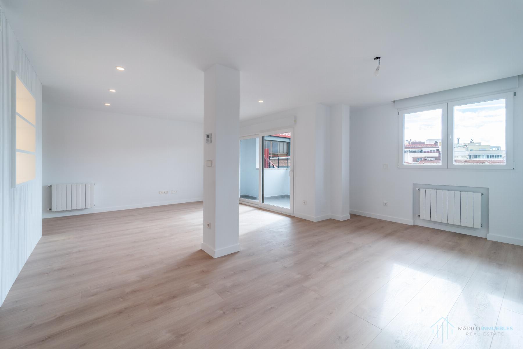 For sale of duplex in Madrid