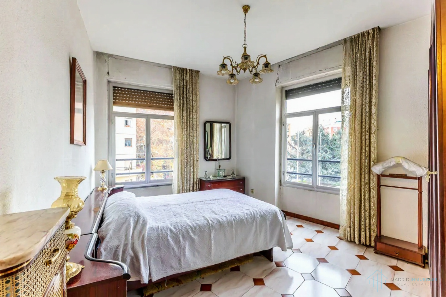 For sale of flat in Madrid