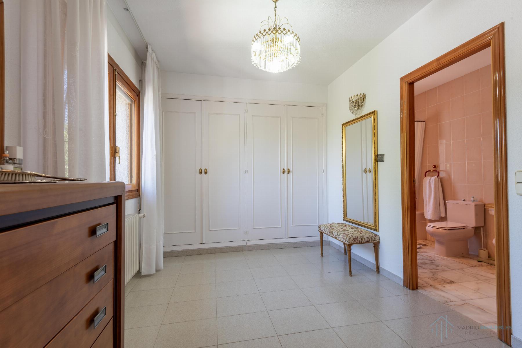 For sale of chalet in Pozuelo de Alarcón