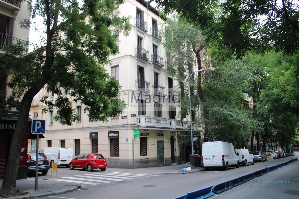 For sale of office in Madrid