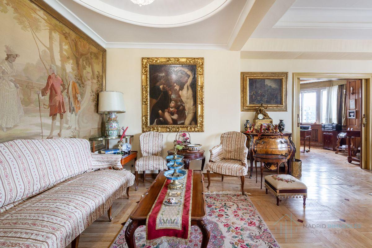 For sale of flat in Madrid