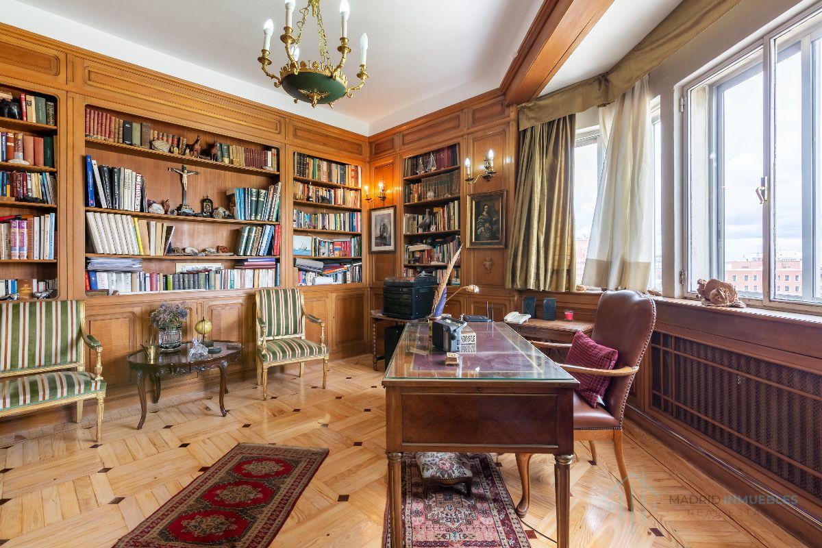 For sale of flat in Madrid