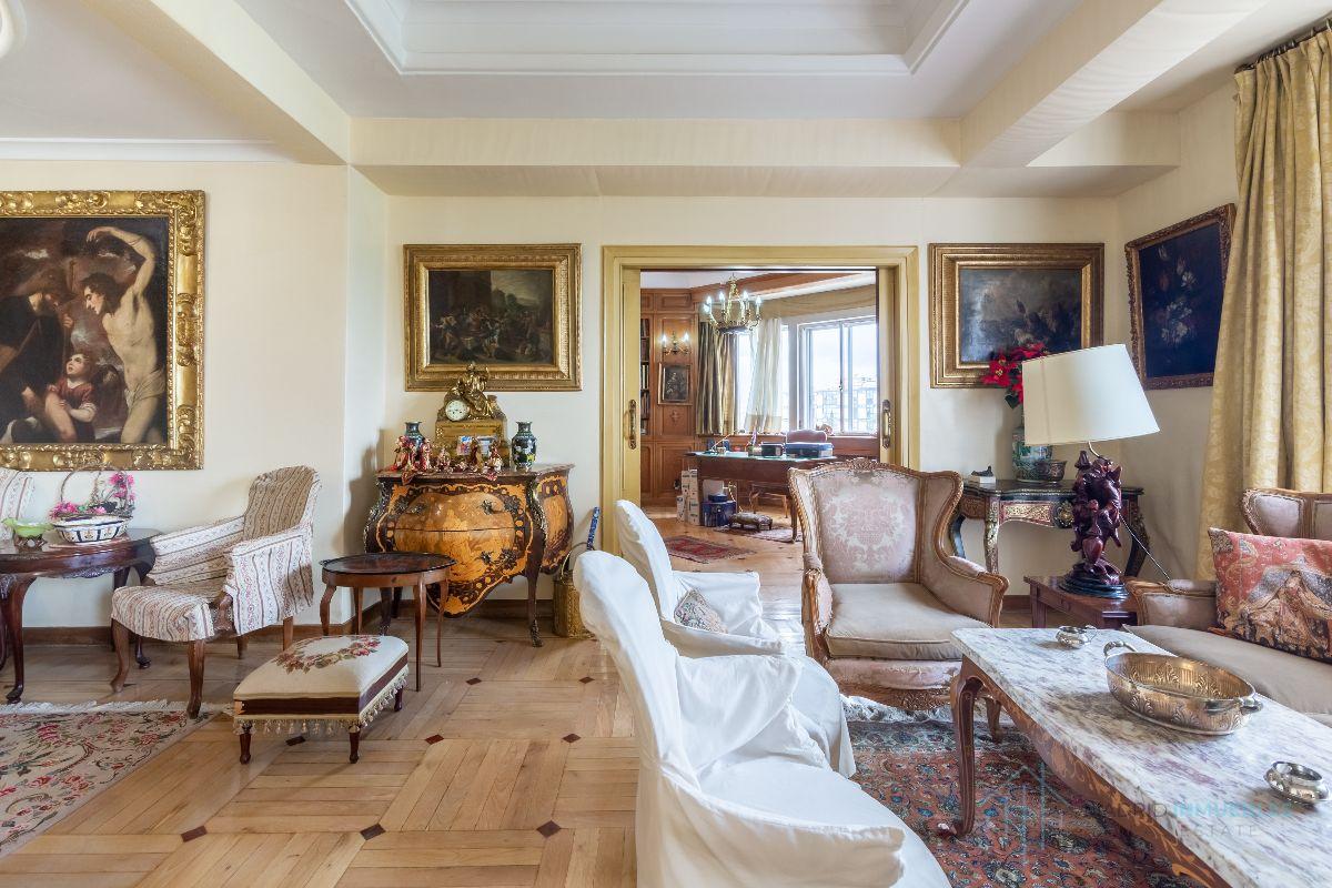 For sale of flat in Madrid