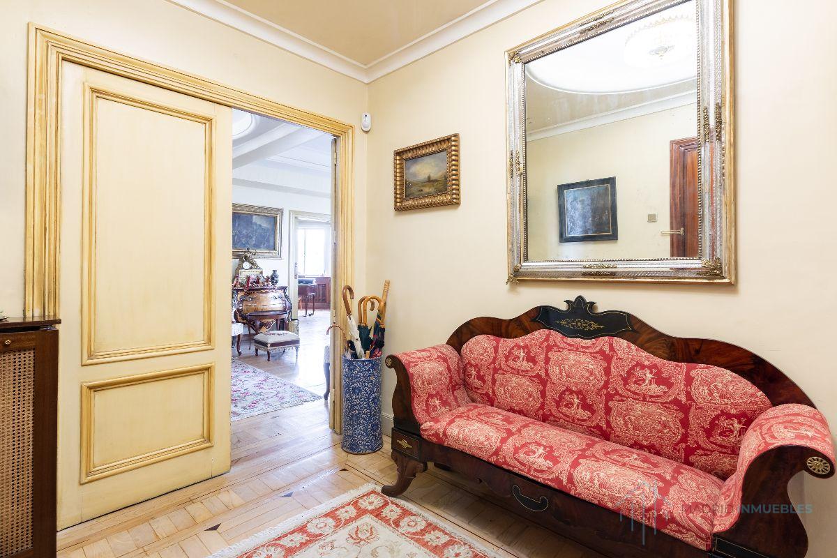 For sale of flat in Madrid
