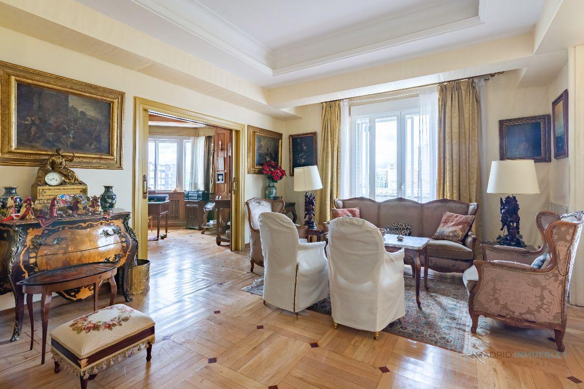 For sale of flat in Madrid