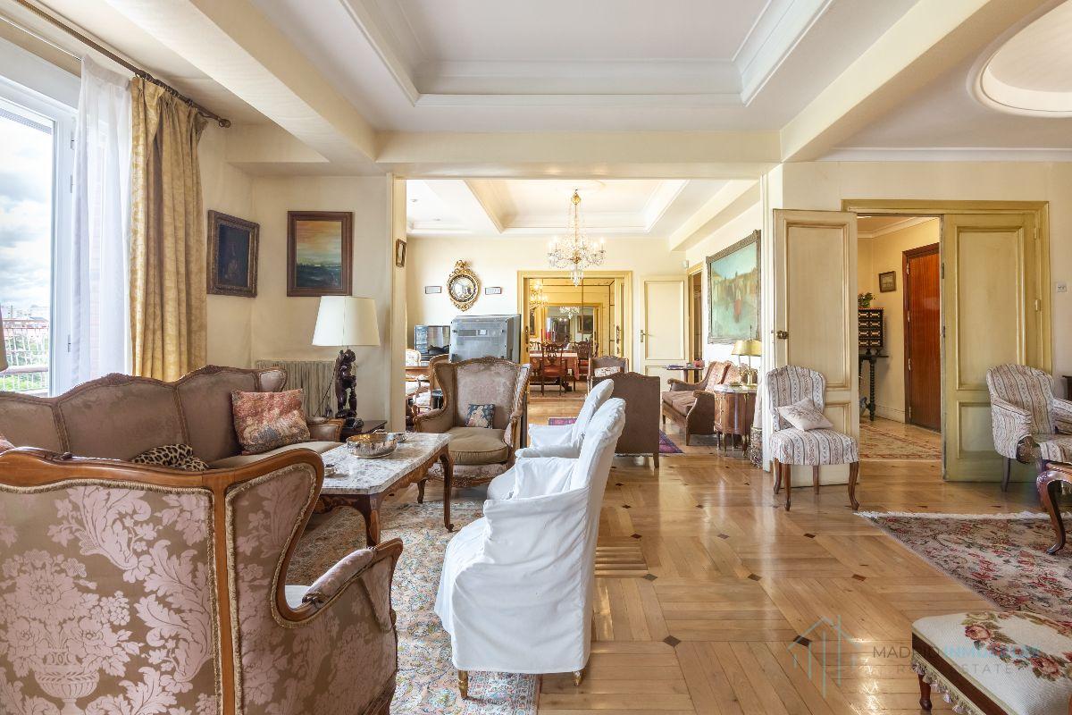 For sale of flat in Madrid