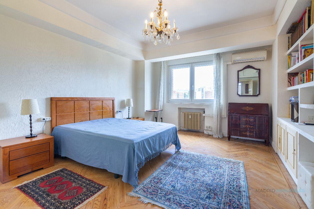 For sale of flat in Madrid