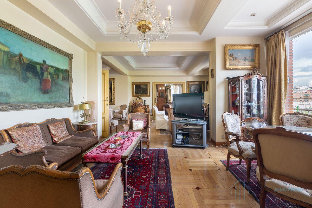 For sale of flat in Madrid