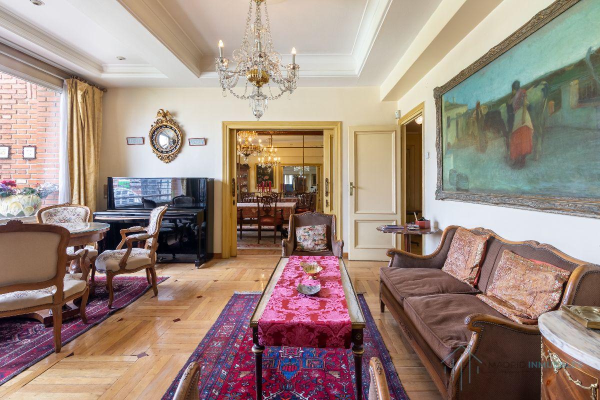 For sale of flat in Madrid