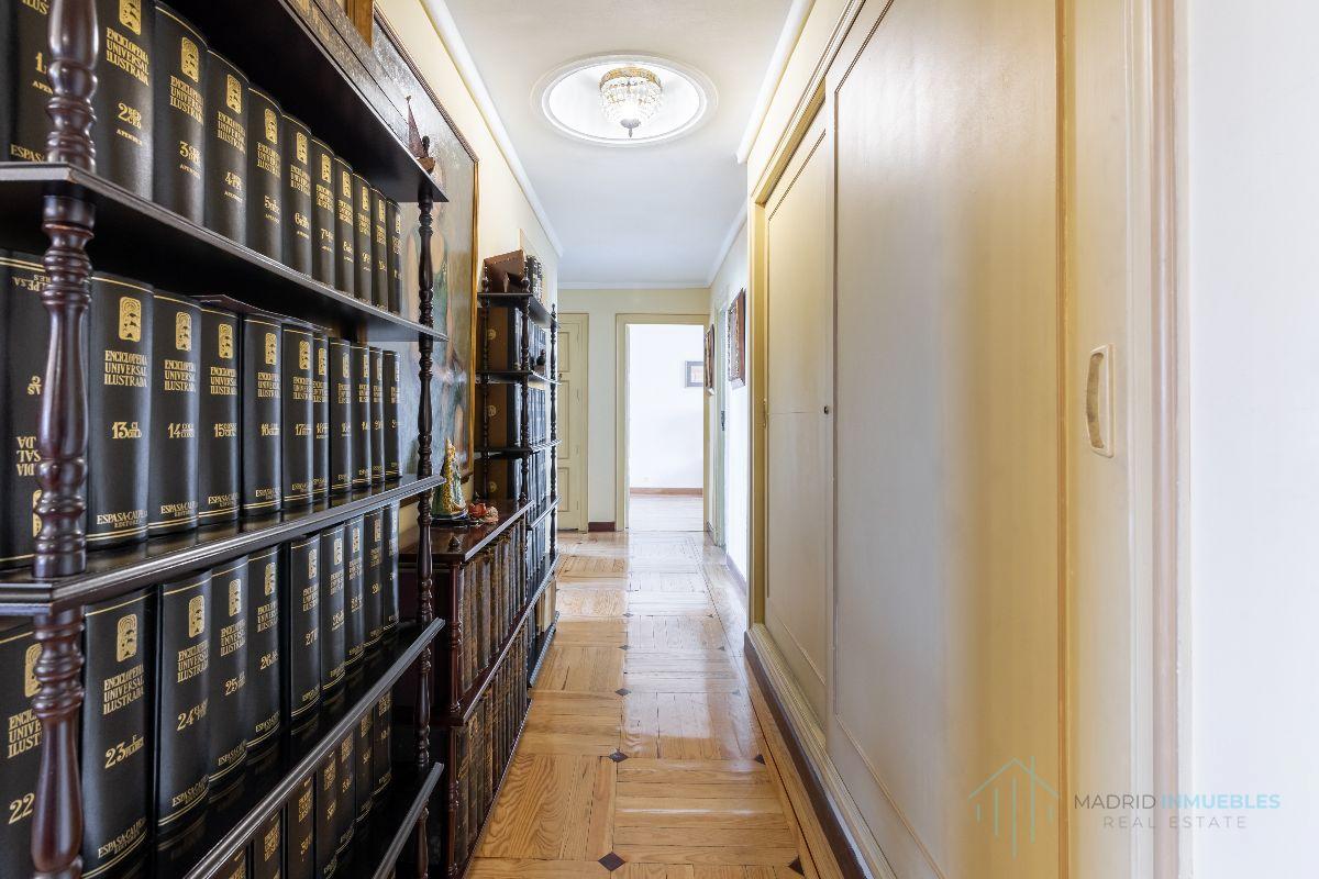 For sale of flat in Madrid