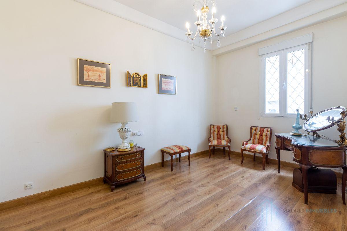 For sale of flat in Madrid