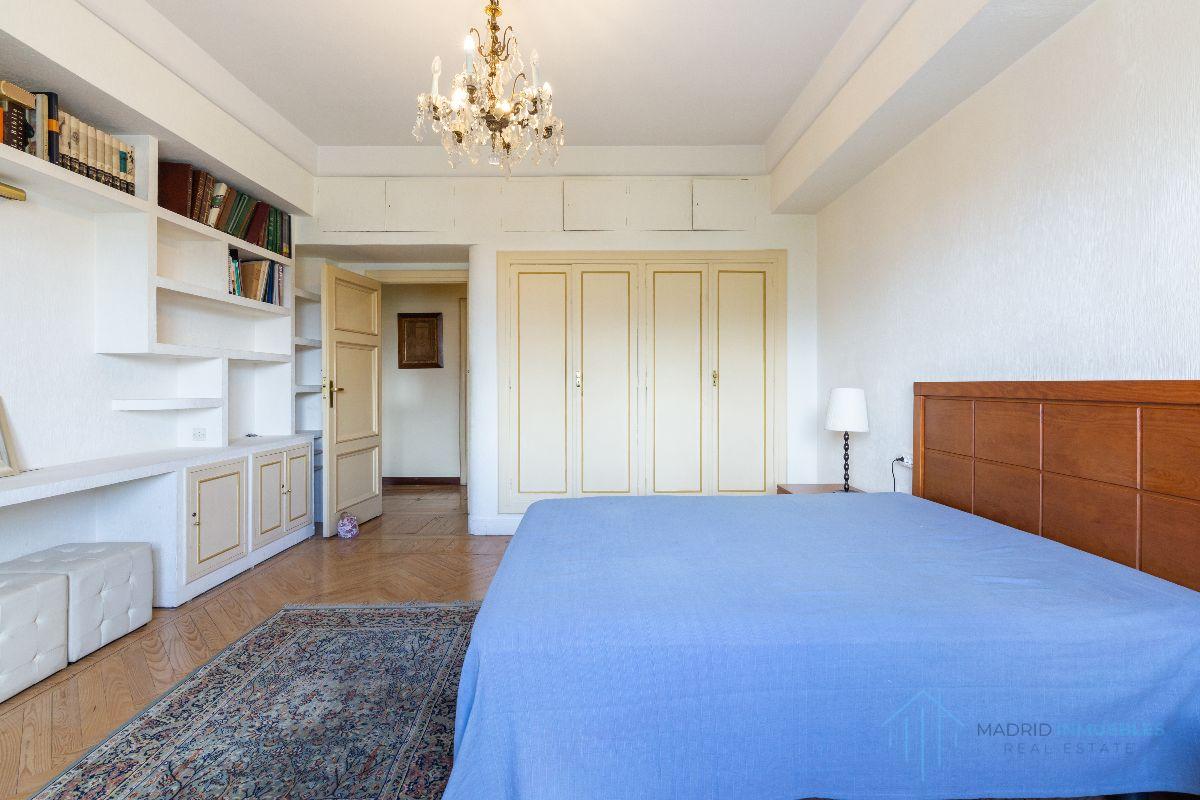 For sale of flat in Madrid